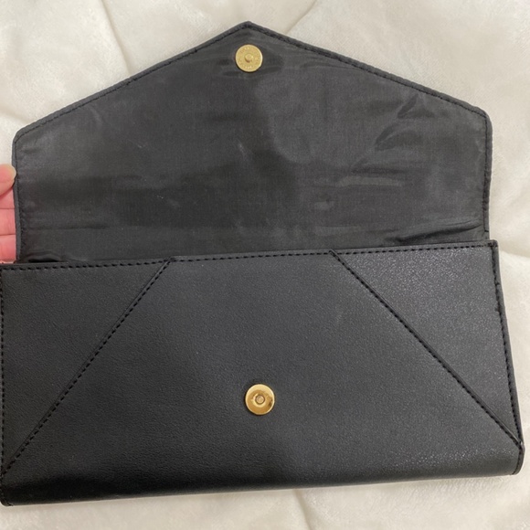 Guess clutch and wallet - Picture 3 of 4